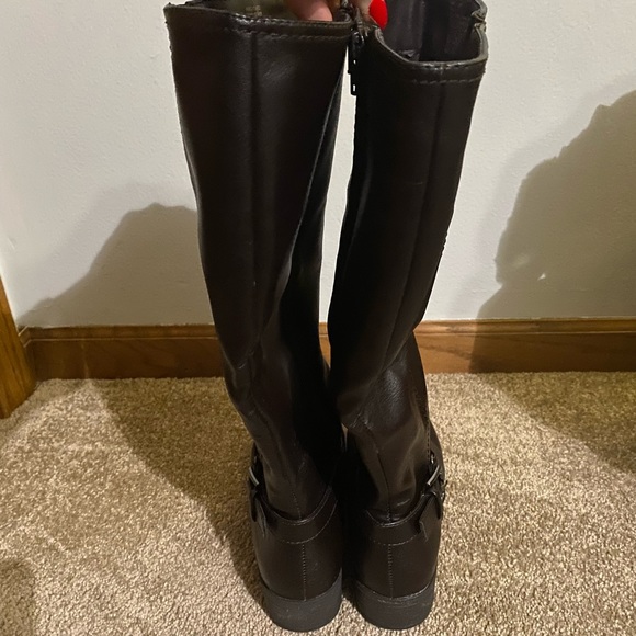 Croft&Barrow Dark Brown Leather Knee High Boots Size 7 - Picture 2 of 7